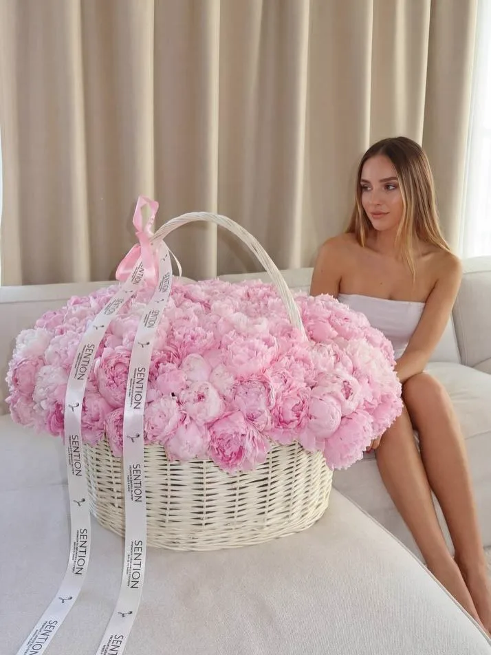 Peonies Basket VIP